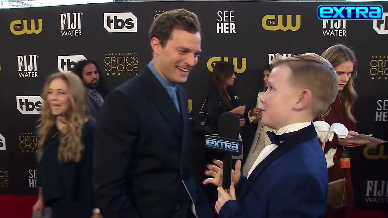 ‘Belfast’ Star Jude Hill Takes Over the Critics Choice Red Carpet for ‘Extra’